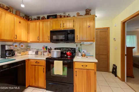Kitchen - 620 Cardinal Rd, Murphy, NC 28906 photo 3 of 3