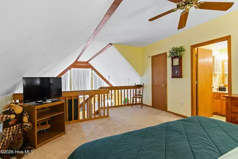 Bedroom - 620 Cardinal Rd, Murphy, NC 28906 photo 8 of 9