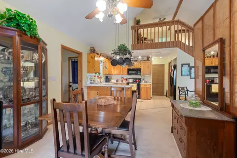 Dining - 620 Cardinal Rd, Murphy, NC 28906 photo 3 of 4