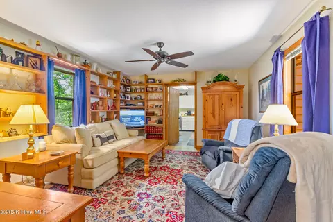 Living - 620 Cardinal Rd, Murphy, NC 28906 photo 2 of 6