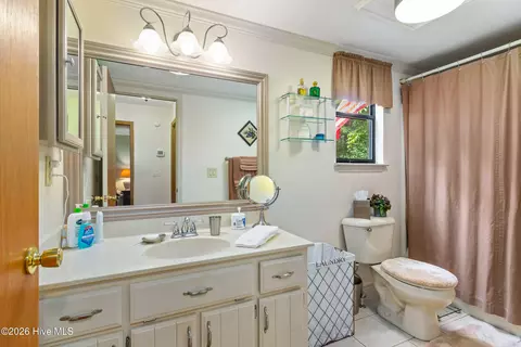 Bath - 620 Cardinal Rd, Murphy, NC 28906 photo 1 of 6