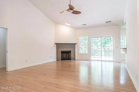 Living - 4 Carson Way, Pinehurst, NC 28374 photo 2 of 7