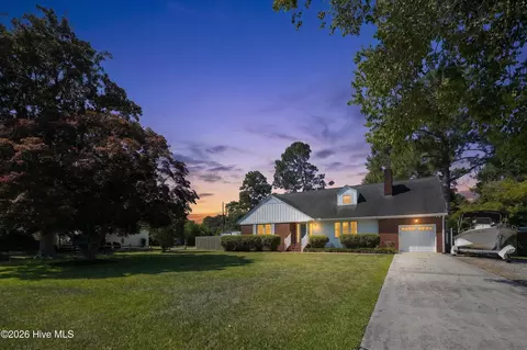 3854 Sylvan Dr, Wilmington, NC 28403