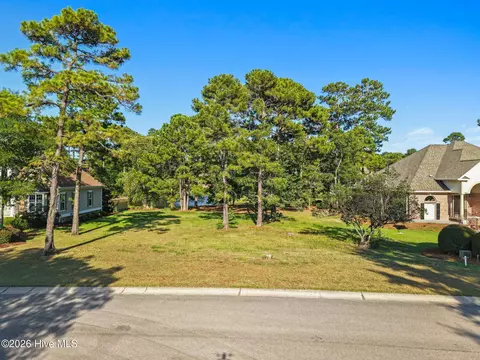 565 Gladstone Cir SW, Ocean Isle Beach, NC 28469
