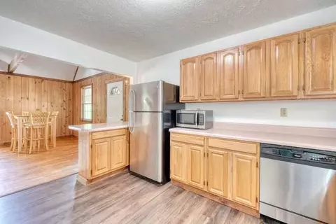 Kitchen - 92 Ogreeta Rd, Murphy, NC 28906 photo 2 of 2