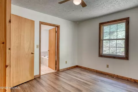 Bedroom - 92 Ogreeta Rd, Murphy, NC 28906 photo 2 of 3