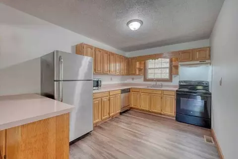 Kitchen - 92 Ogreeta Rd, Murphy, NC 28906 photo 1 of 2
