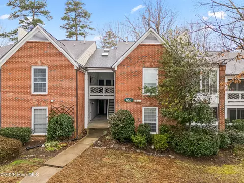 1001 Kingswood Dr #J, Chapel Hill, NC 27514
