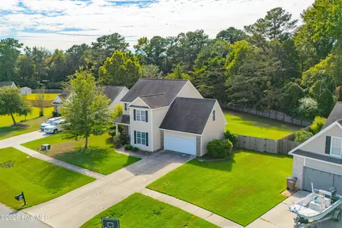 222 Diamond Ct, Jacksonville, NC 28546