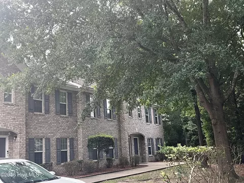 1537 Pine Brook Ct #C8, Greenville, NC 27858