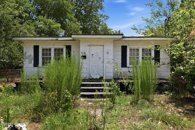 1005 Tower Hill Rd, Kinston, NC 28501