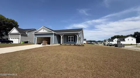 3229 Meadow Dr, Farmville, NC 27828