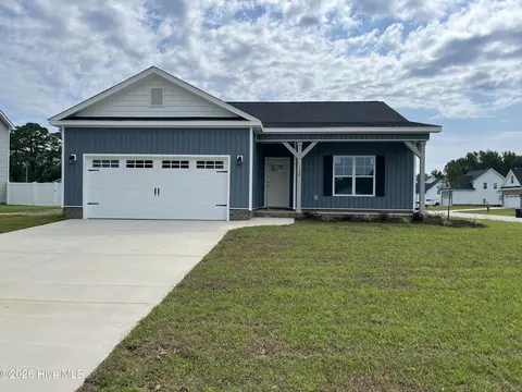 3229 Meadow Dr, Farmville, NC 27828