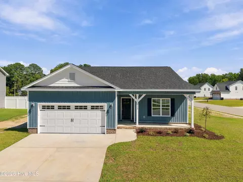 3229 Meadow Dr, Farmville, NC 27828