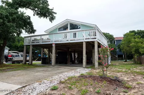 Exterior - 706 W 3rd St, Kill Devil Hills, NC 27948 photo 8 of 8