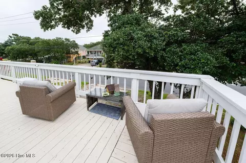 Exterior - 706 W 3rd St, Kill Devil Hills, NC 27948 photo 4 of 8
