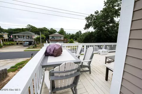 Exterior - 706 W 3rd St, Kill Devil Hills, NC 27948 photo 5 of 8