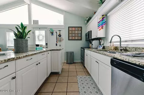 Kitchen - 706 W 3rd St, Kill Devil Hills, NC 27948 photo 3 of 7