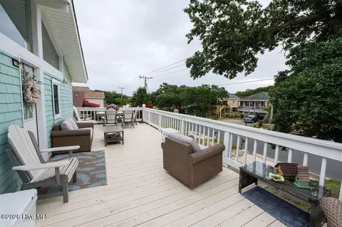 Exterior - 706 W 3rd St, Kill Devil Hills, NC 27948 photo 3 of 8