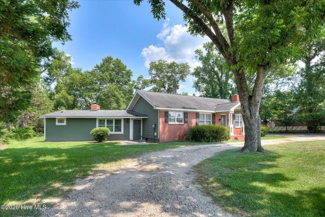 436 N Main St, Saluda, SC 29138