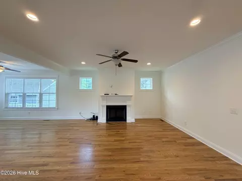 Living - 85 Dundee Rd, Pinehurst, NC 28374 photo 2 of 7
