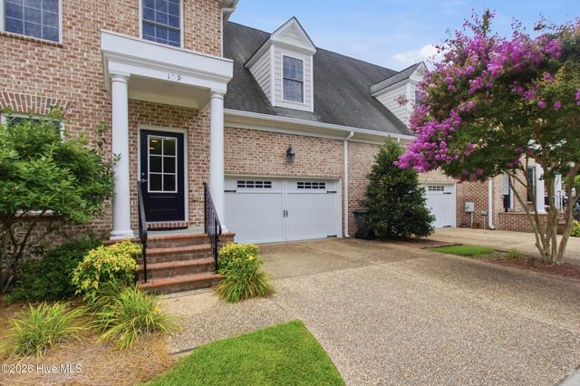 109 Colonel Burgwyn Dr, New Bern, NC 28562