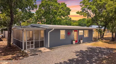 105 NE 3rd St, Oak Island, NC 28465