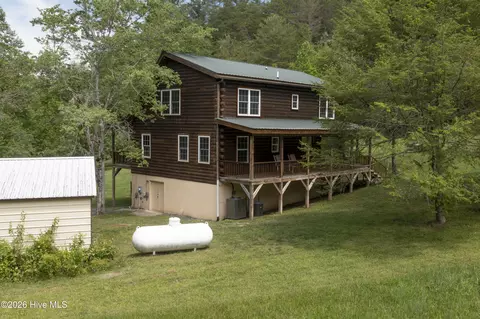 Exterior - 365 Orchard Dr, Murphy, NC 28906 photo 6 of 17