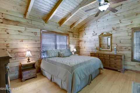 Bedroom - 365 Orchard Dr, Murphy, NC 28906 photo 3 of 5