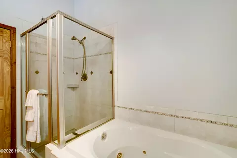 Bath - 365 Orchard Dr, Murphy, NC 28906 photo 3 of 5