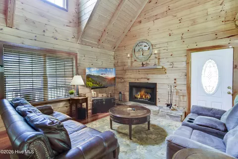 Living - 365 Orchard Dr, Murphy, NC 28906 photo 4 of 5