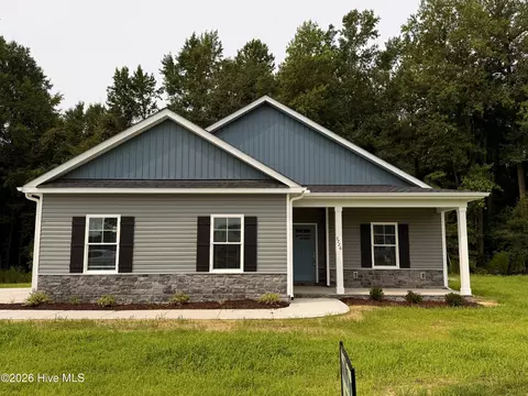 3726 Chatsworth Dr, La Grange, NC 28551