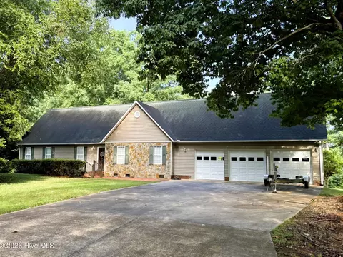 130 Canoe Ct, Mount Gilead, NC 27306