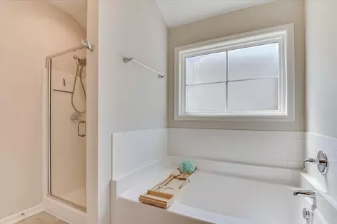 Bath - 761 Goodale Dr, Augusta, GA 30909 photo 2 of 5
