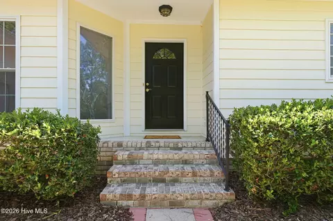 Exterior - 190 Canter Ln, Pinehurst, NC 28374 photo 2 of 6