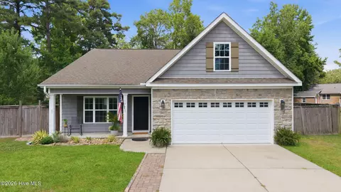 104 Shamrock Cir, Greenville, NC 27834