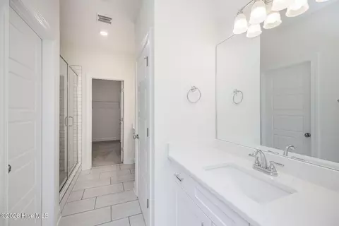 Bath - 1077 W Berkley Ct, Thomson, GA 30824 photo 1 of 6
