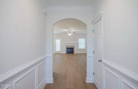 Entry Way - 1077 W Berkley Ct, Thomson, GA 30824 photo 3 of 4