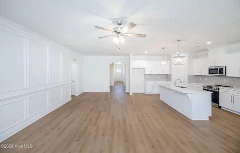 Living - 1077 W Berkley Ct, Thomson, GA 30824 photo 3 of 5