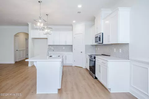 Kitchen - 1077 W Berkley Ct, Thomson, GA 30824 photo 5 of 6