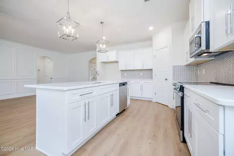 Kitchen - 1077 W Berkley Ct, Thomson, GA 30824 photo 4 of 6