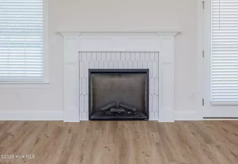 Living - 1280 Acadia Dr, Thomson, GA 30824 photo 3 of 6
