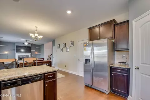 Kitchen - 727 Tree Top Trl, Evans, GA 30809 photo 3 of 4