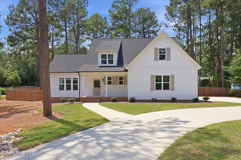 1750 E Indiana Ave, Southern Pines, NC 28387