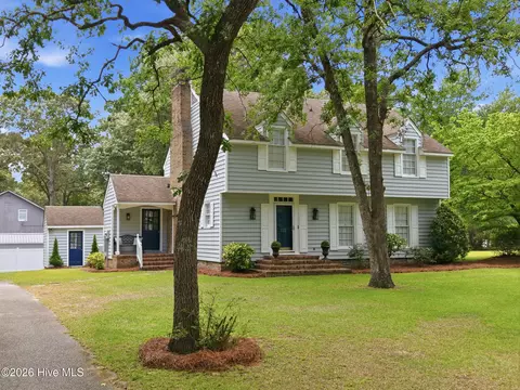 111 N Wedgewood Dr, Washington, NC 27889