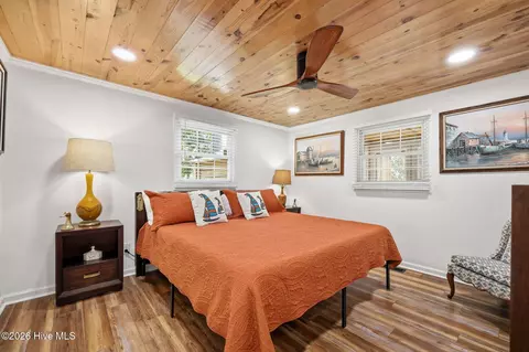 Bedroom - 32 S 35 S Teachs Point Rd, Bath, NC 27808 photo 5 of 6