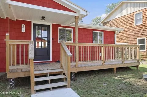 Exterior - 32 S 35 S Teachs Point Rd, Bath, NC 27808 photo 5 of 18