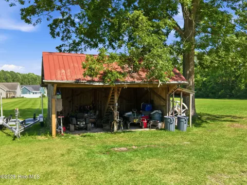 Exterior - 32 S 35 S Teachs Point Rd, Bath, NC 27808 photo 6 of 18