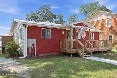 Exterior - 32 S 35 S Teachs Point Rd, Bath, NC 27808 photo 3 of 18