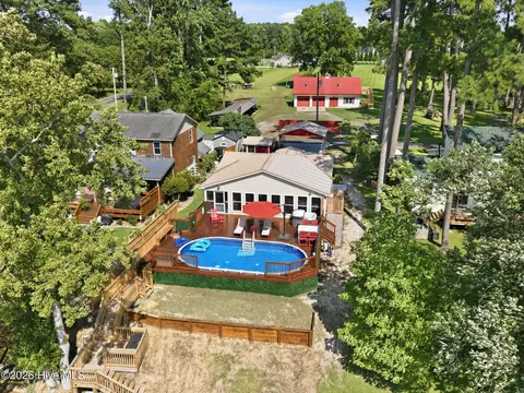 Exterior - 32 S 35 S Teachs Point Rd, Bath, NC 27808 photo 8 of 18